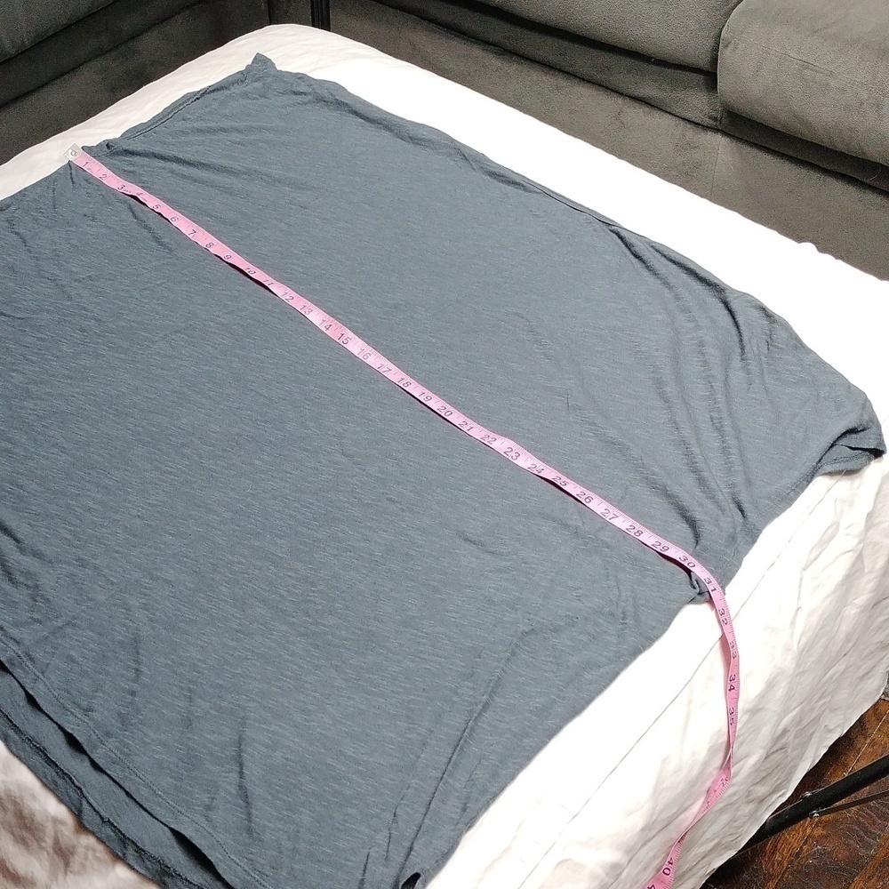 Torrid v-neck sleeveless top size 4 X - Picture 9 of 10